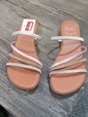 Andre Assous Nolania  Sandal W Multi Color Metallic Asymetrical Strap Size 8 NWT